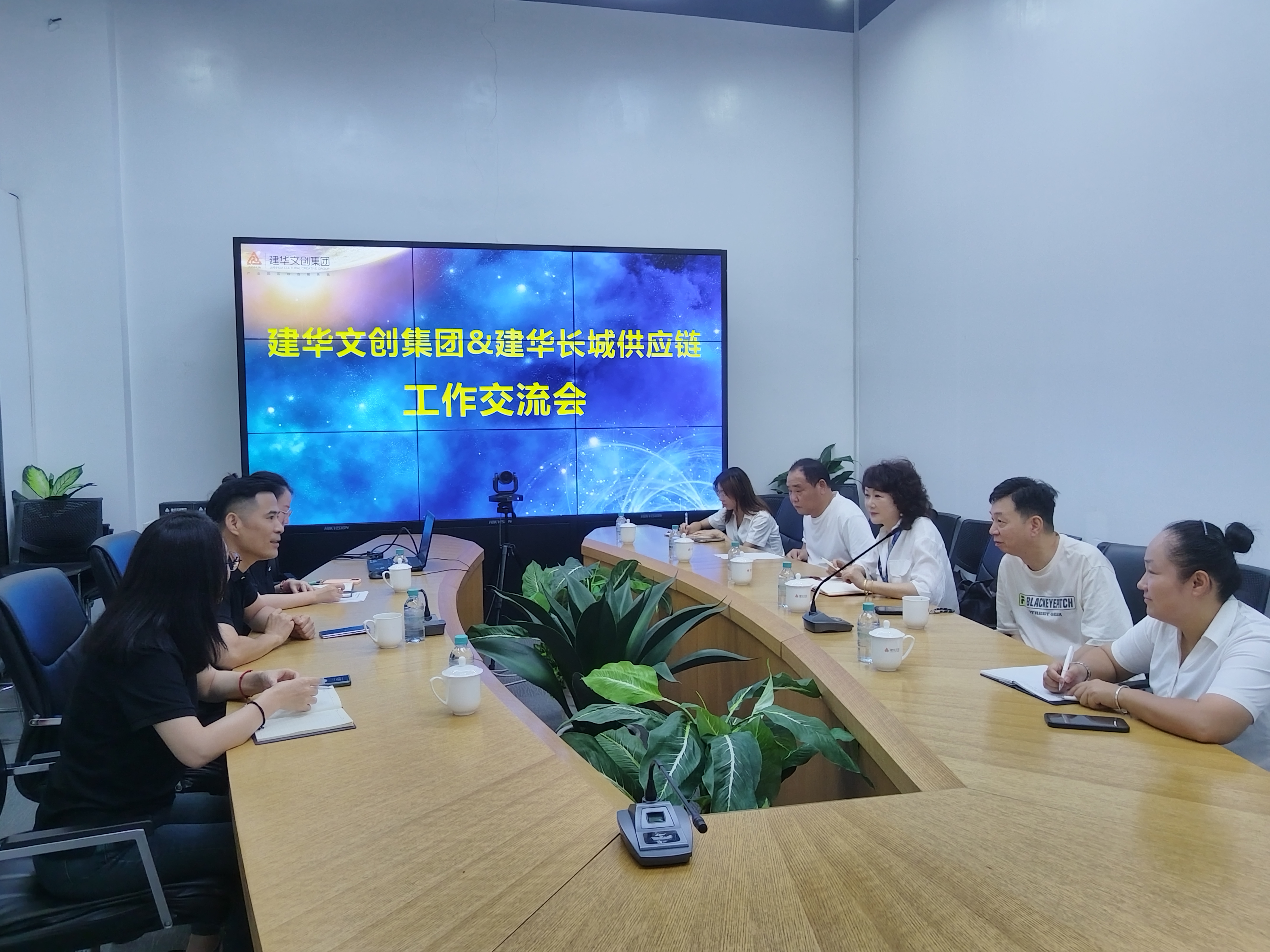 3499拉斯维加斯文创集团与3499拉斯维加斯长城机电公司进行工作互换会