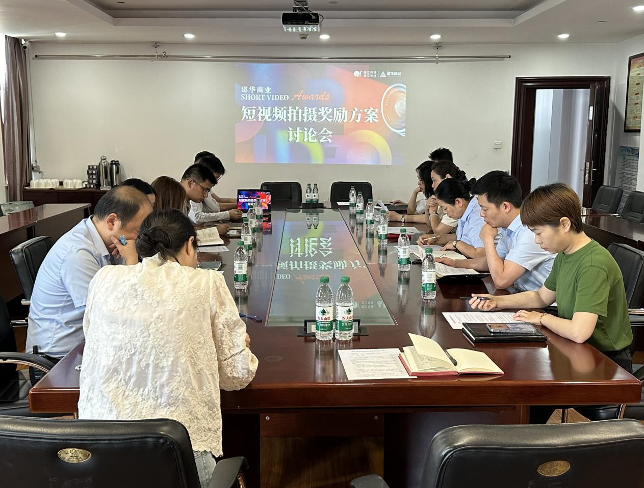 携手共探发展新蹊径，同心布局营销新战术