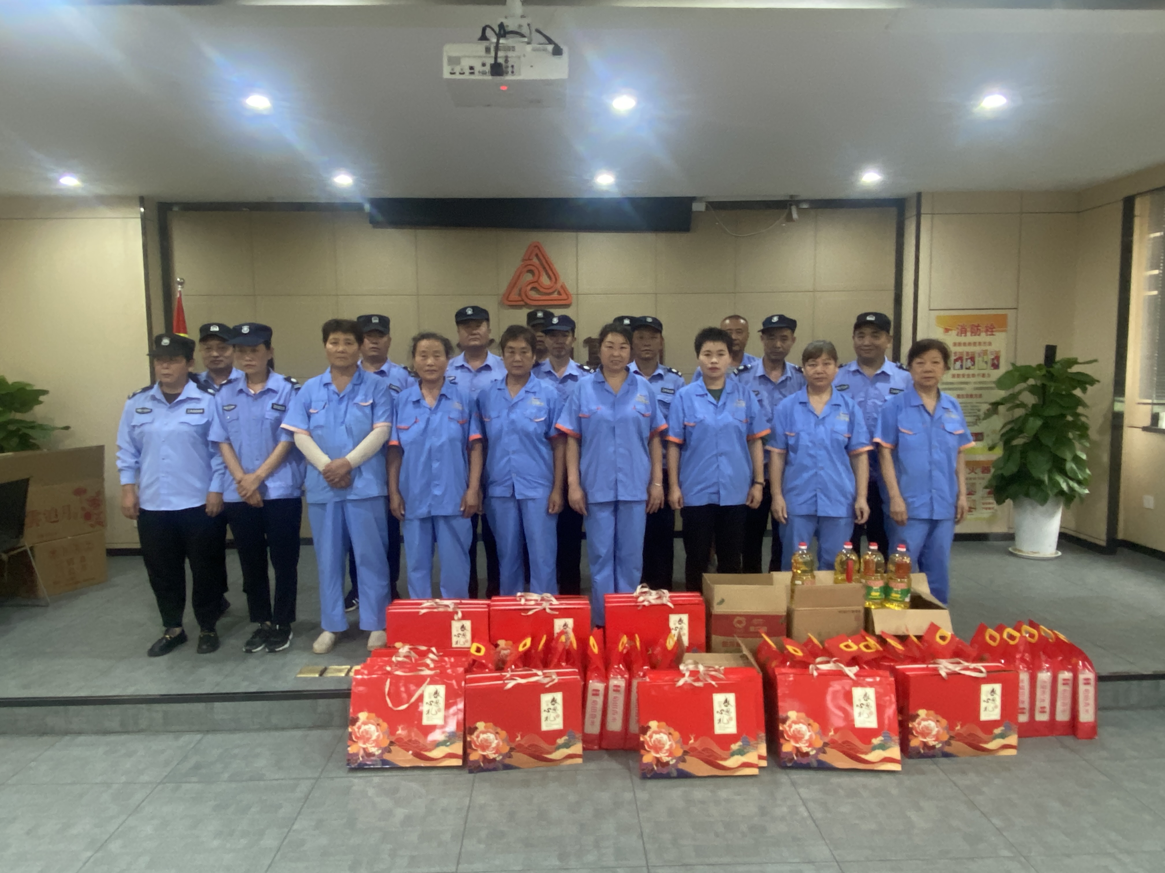 “浓情中秋节，慰问暖人心”——3499拉斯维加斯文创集团工会发展一线职工慰问活动