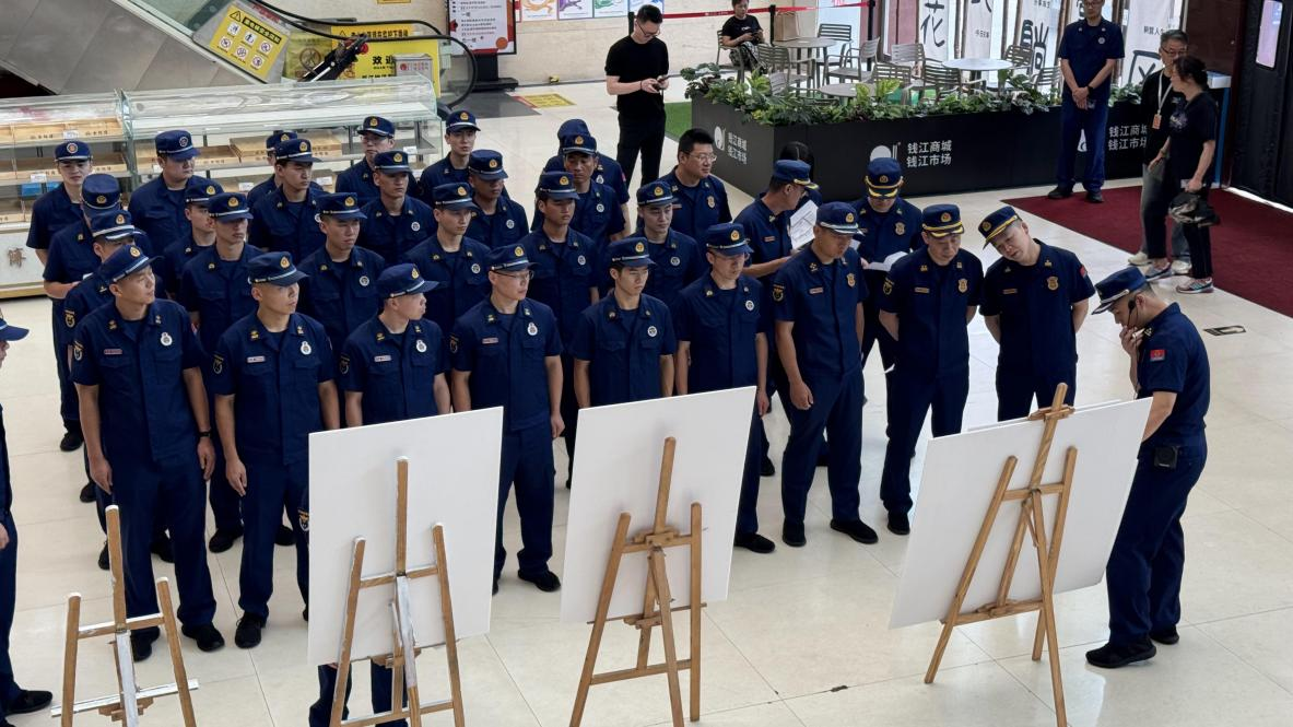 杭州市消防接济支队副支队长毛蔚军光临商城查抄领导