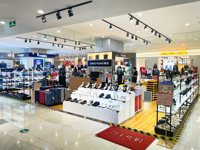 水晶城兽王皮鞋沉装开衣凡