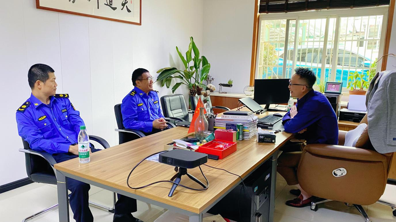 履新访企听心声！大关法律中队造访钱江商城共商发展