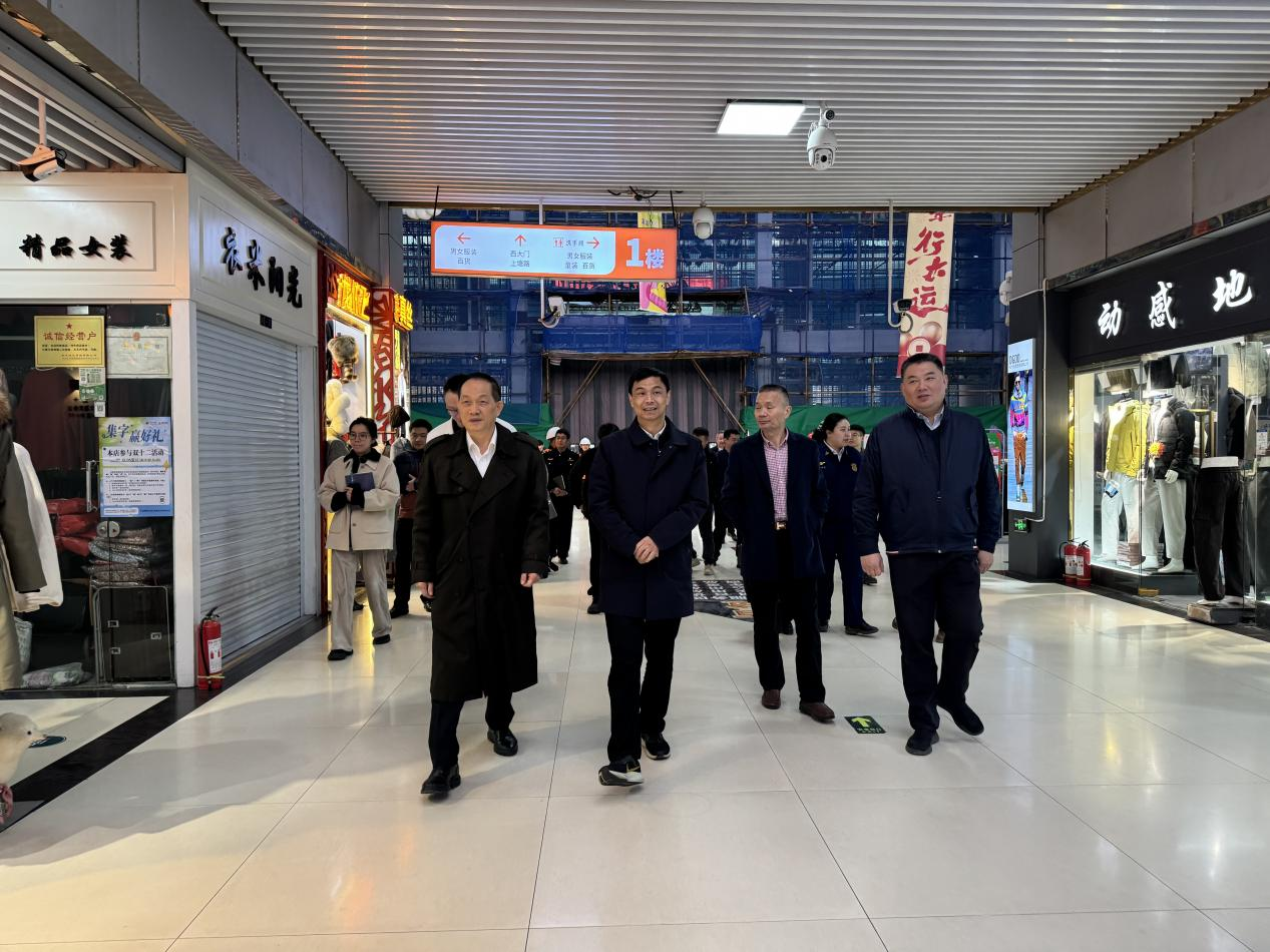 拱墅区区长敖煜新前往钱江商城 发展安全出产查抄工作