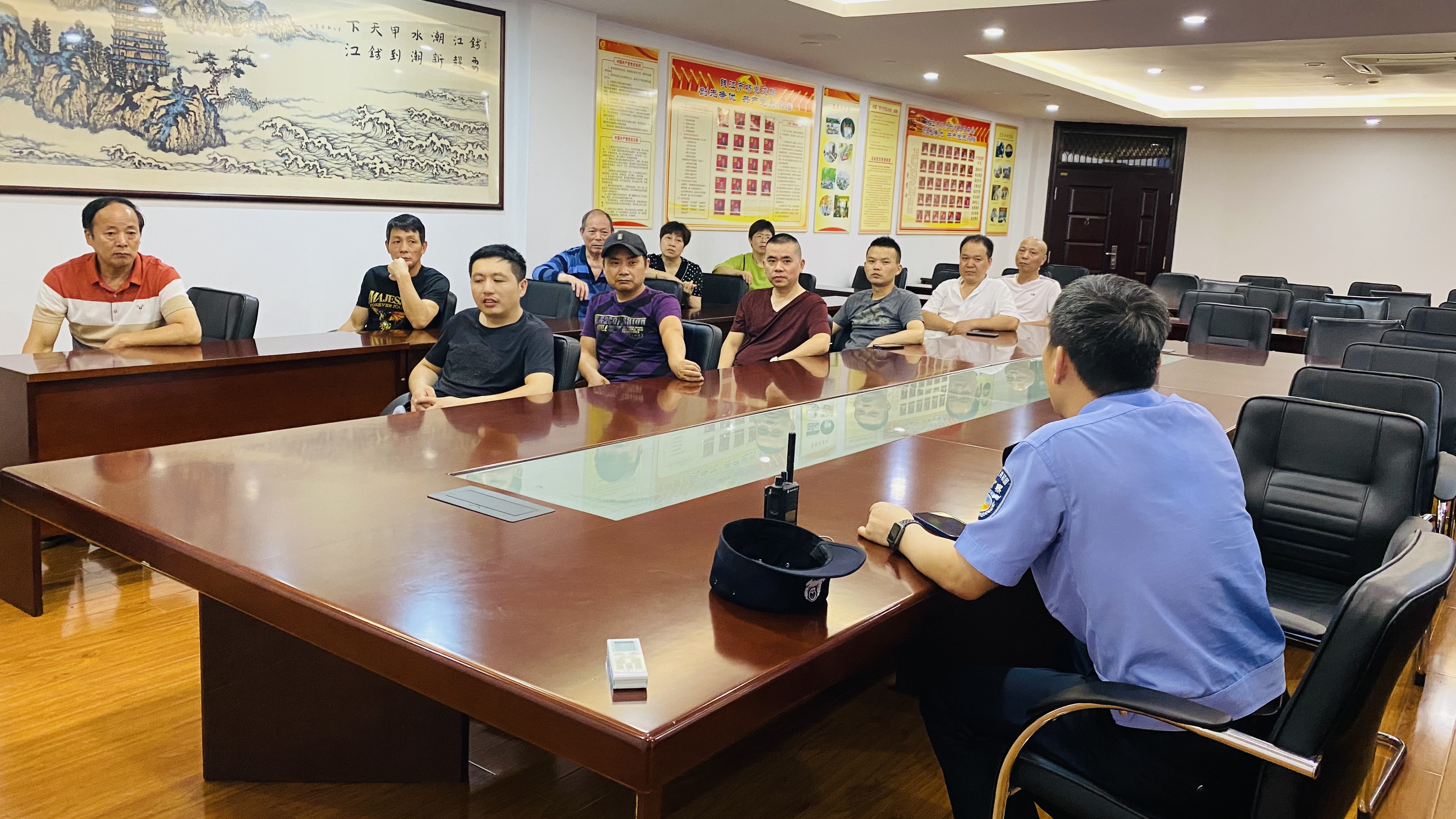 钱江商城结合大关派出所发展购销刀具治理培训