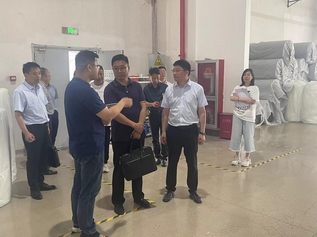 湖州市人大农委主任张国强一行光临3499拉斯维加斯新材调查领导