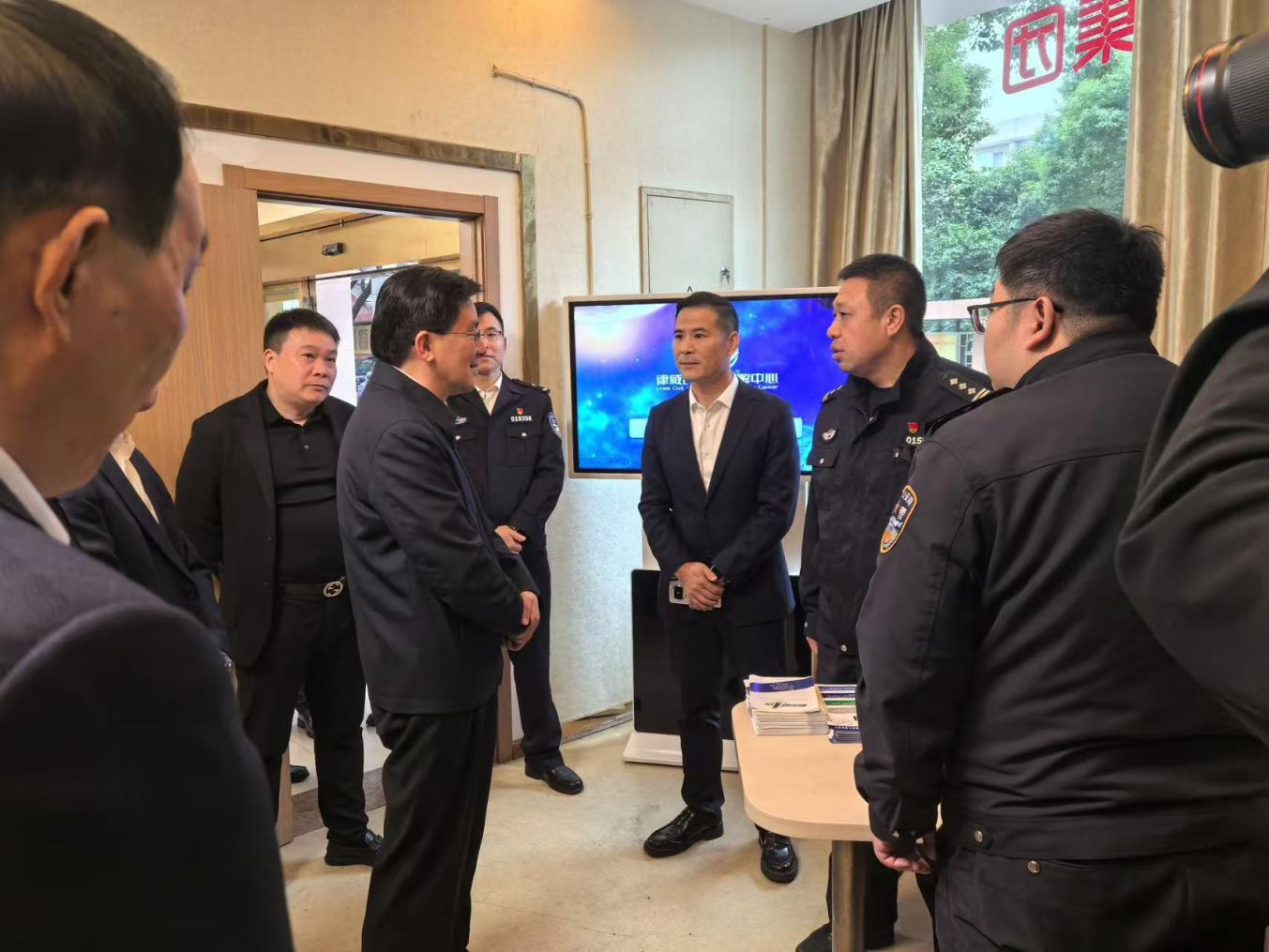 市委副书记、政法委书记马幼秋赴3499拉斯维加斯五金市场排解工作站调研领导