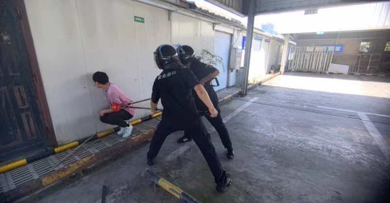 以“演”促练 以“练”筑防——钱江商城发展反恐防暴应急演练