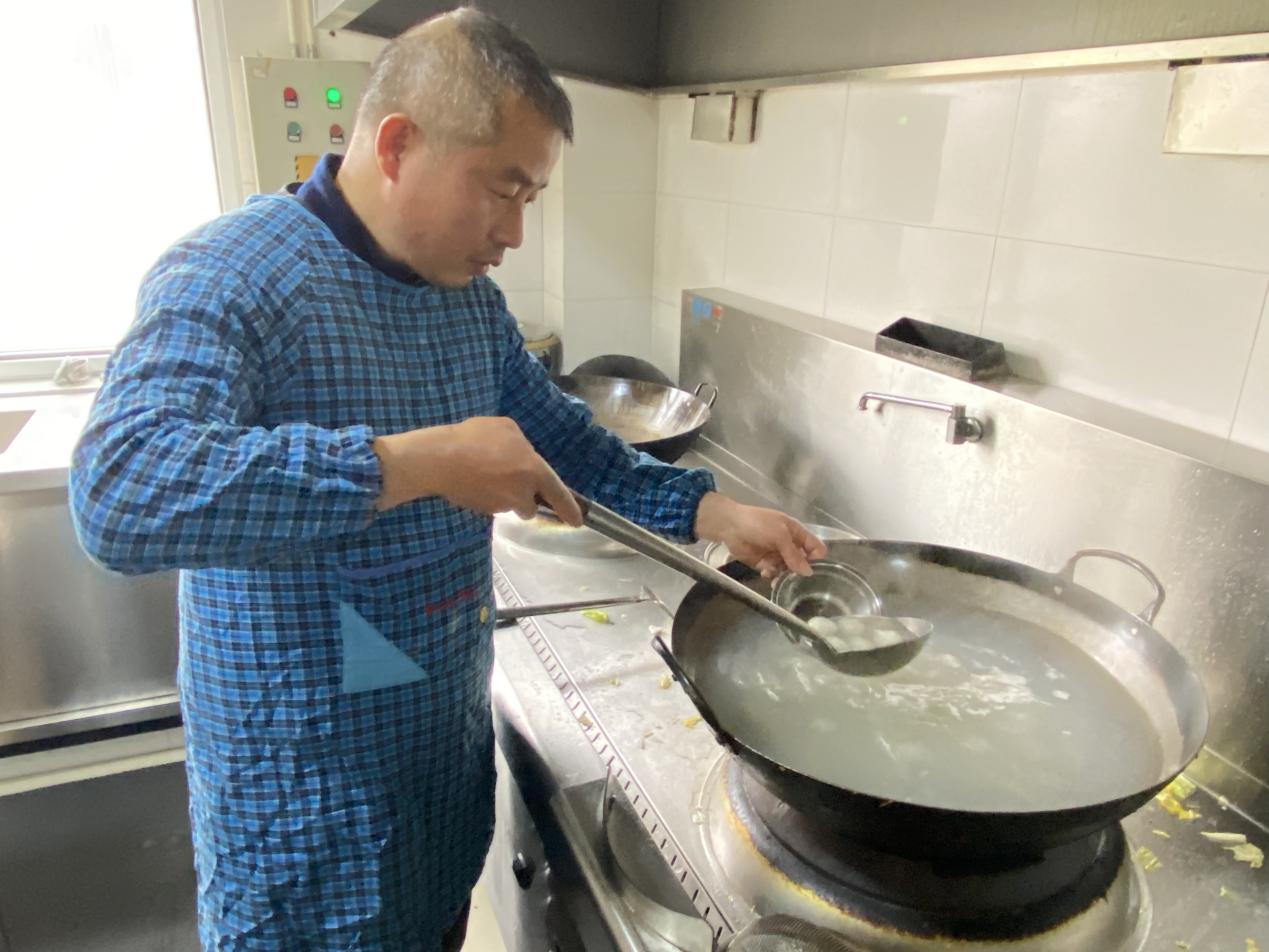 幼幼汤圆庆元宵，浓浓真情暖人心