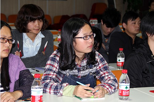 20131108园区党支部进行2013年党团员骨干培训班 (4).jpg