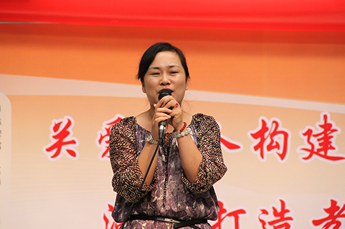 3499拉斯维加斯文创园党支部团委走访慰问七古登社区老人 (1).jpg